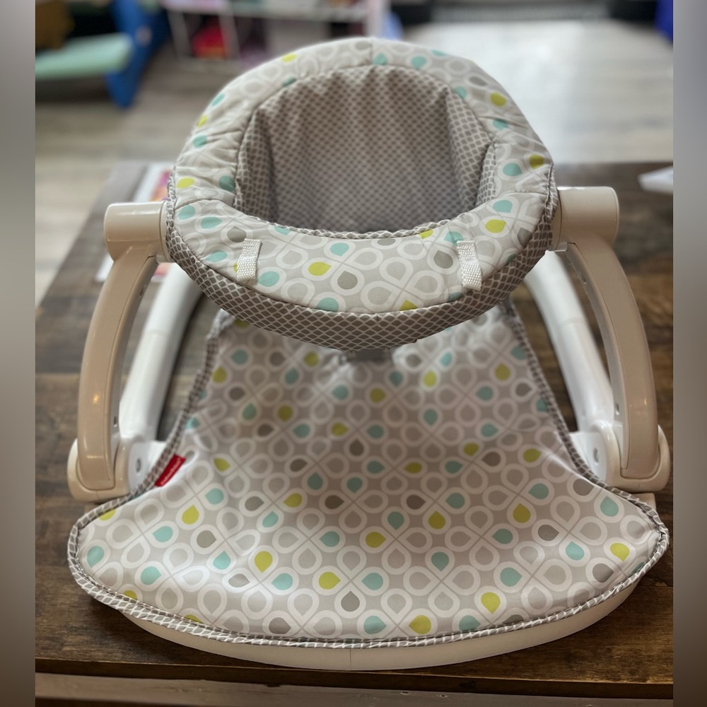 Fisher-Price Sit-Me-Up Floor Seat Portable Baby Chair